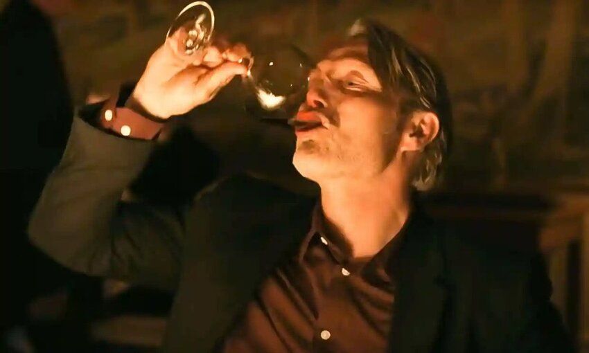Šta glumci zapravo piju u filmovima umjesto alkohola?