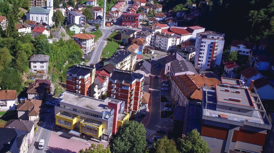 (VIDEO) MREŽAMA KRUŽI SVJEDOČENJE O SREBRENICI "Alija je loš čovjek" Kako su pričali Hakija Meholjić i Munira Subašić