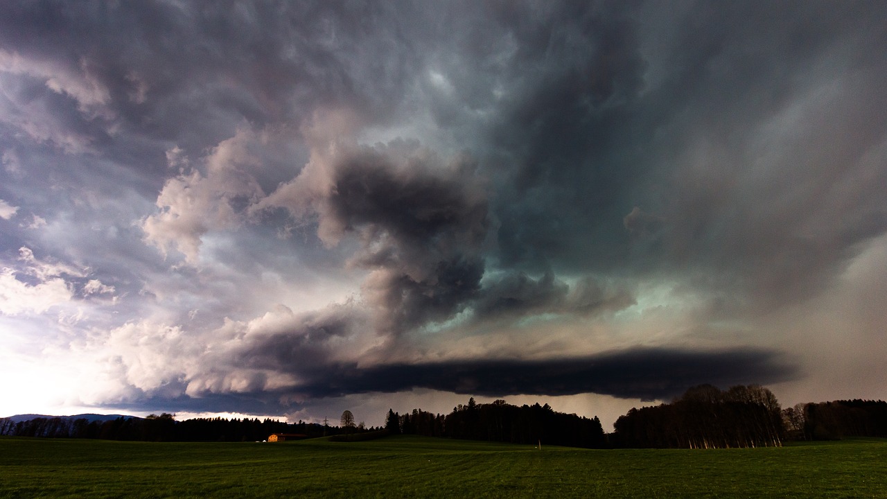 Upozorenje na oluje širom regiona, meteoalarm upaljen i za dio BiH