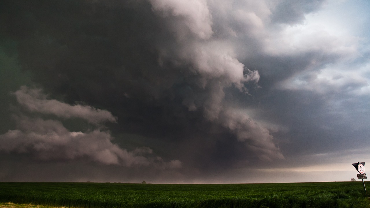 SAD U PROBLEMIMA Meteorolozi najavljuju jednu od najvećih oluja do sada
