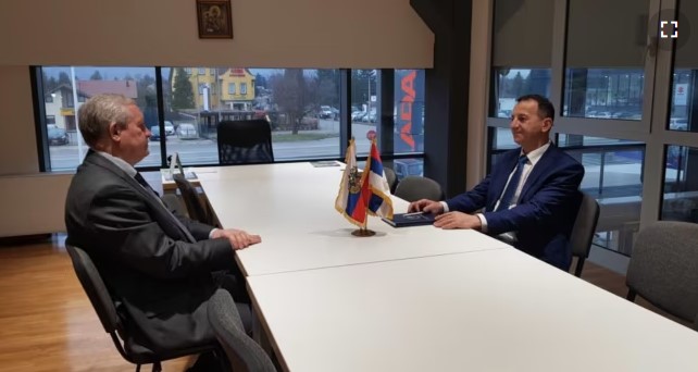 ISTOG DANA KADA I DODIKA Ko je prodavač automobila iz Banjaluke koga je odlikovao Putin?