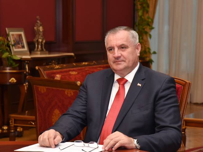 Višković: Zabrana ulaska Simiću je najgrublje kršenje njegovih prava i slobode