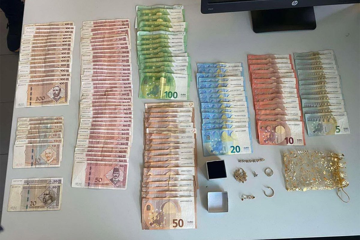 Zeničanin ukrao dva auta, pa mu pronašli drogu i hrpu novca