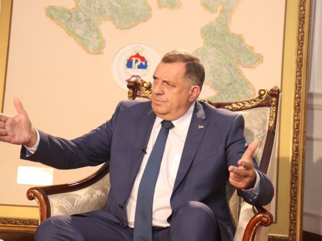 ZAMIŠLJA ISTORIJU KAO MALI ĐOKICA Dodik poručuje – Izetbegović je običan lažov!