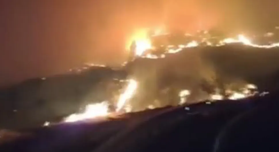 EVAKUISANO LOKALNO STANOVNIŠTVO Veliki požar na Tenerifama, vjetar otežava gašenje (VIDEO)