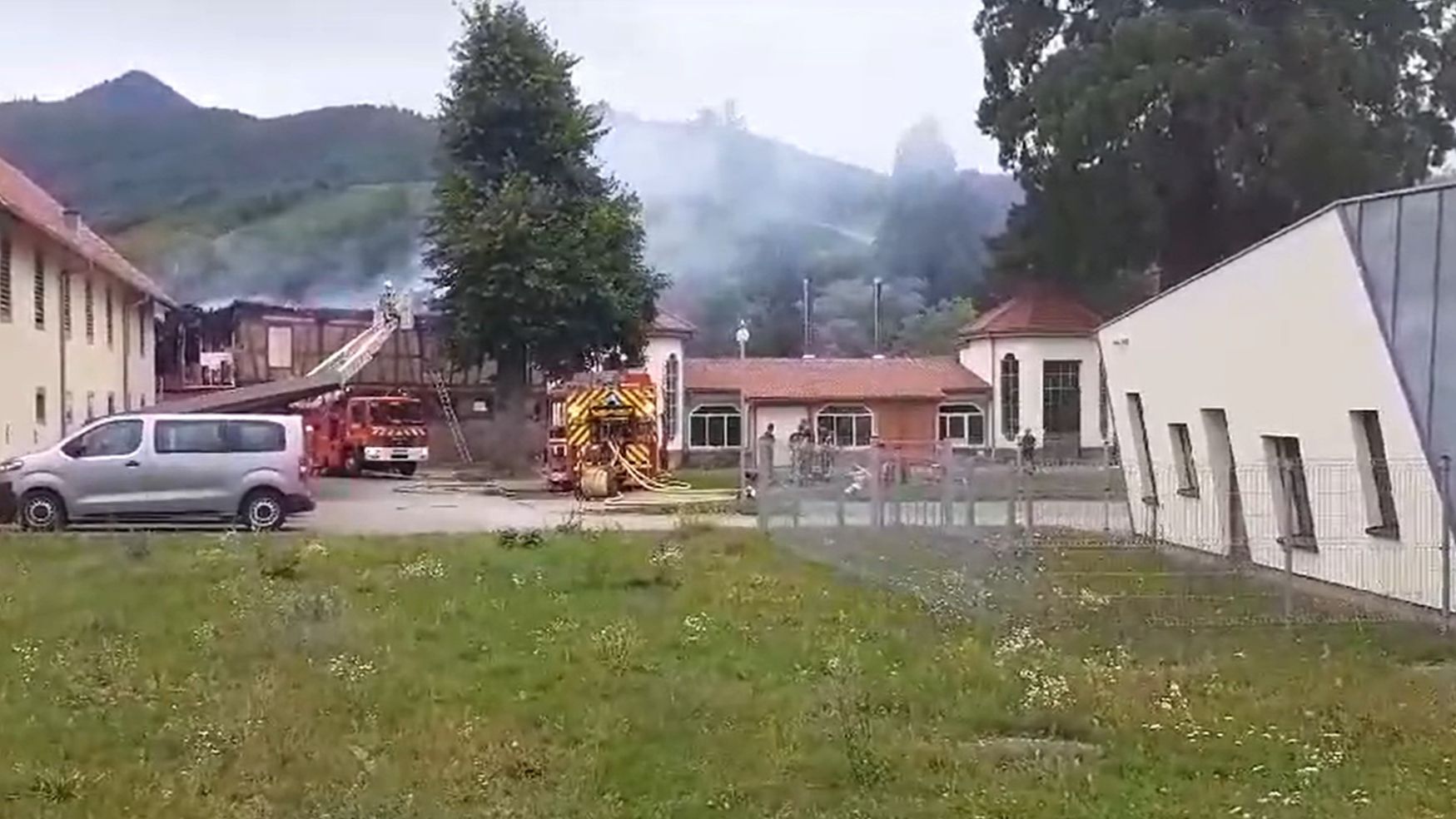 TRAGA SE ZA 11 OSOBA Požar zahvatio odmaralište za osobe sa invaliditetom (VIDEO)