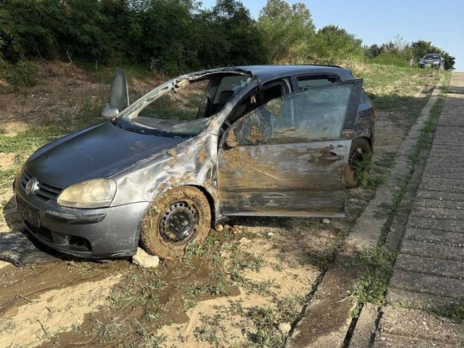UŽAS KOD BIJELJINE Iz Save izvučeno vozilo i tijelo muškarca, autom sletio sa skele