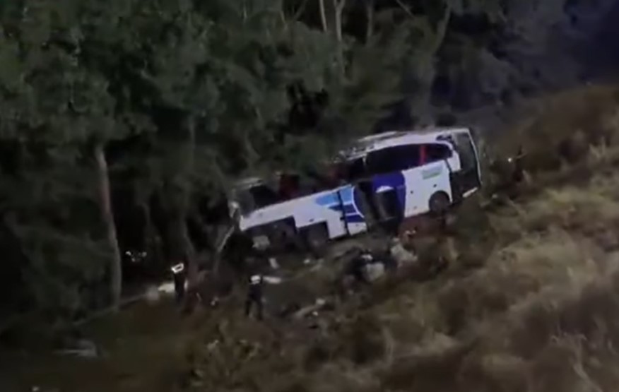 TEŠKA SAOBRAĆAJNA NESREĆA U TURSKOJ Autobus sletio u provaliju, poginulo 12 putnika (VIDEO)