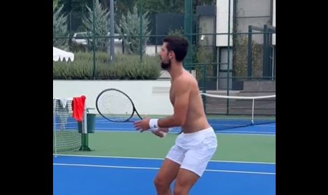 AMERI OSTALI U ČUDU: Novak Đoković zaplesao go nasred terena (VIDEO)