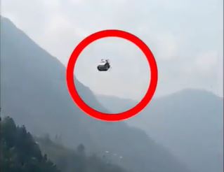VREMENA JE SVE MANJE Sedmoro djece zarobljeno na žičari (VIDEO)