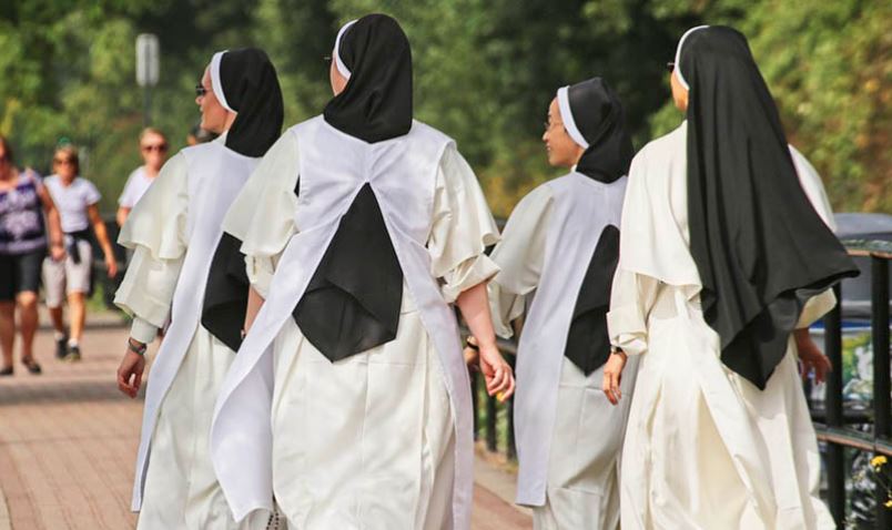 Časne sestre zabranile biskupu ulazak u samostan jer ih špijunira