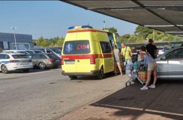 DRAMA NA PARKINGU U ZADRU Roditelji ostavili dijete u ključalom automobilu