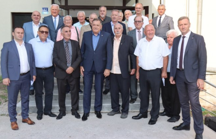 DODIK NA SJEDNICI ASOCIJACIJE STVARAOCI SRPSKE Samo jedinstveni čuvamo nacionalne interese (FOTO/VIDEO)