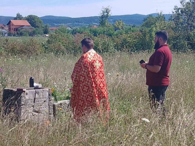 Pomen na Garavicama za 12.000 nevino ubijenih Srba (FOTO)