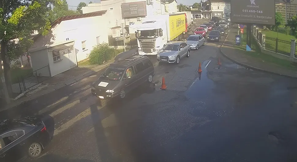 Na prelazu Gradiška pojačana frekvencija vozila u oba smjera
