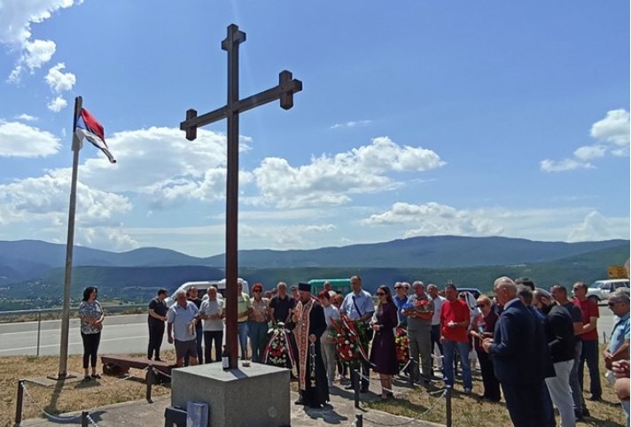 Na Guvnu služen parastos za ubijene Srbe u "Oluji"