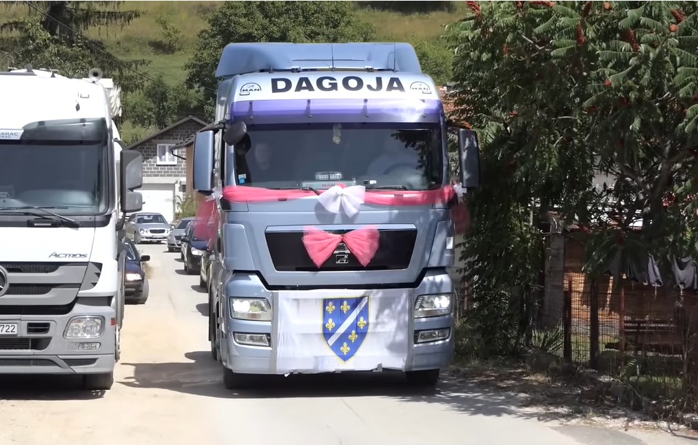 NESVAKIDAŠNJA SVADBA Eldin po Selmu otišao kamionom (VIDEO)