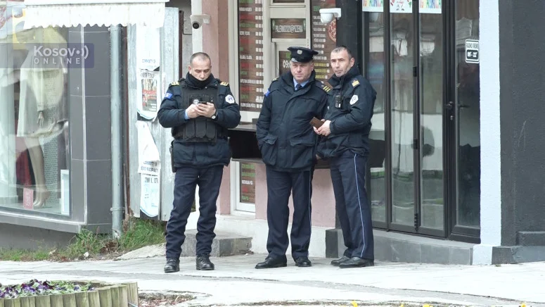 LOPOVI UŠLI PREKO KROVA I TAVANA Obijene dvije srpske kuće u selu kod Prištine