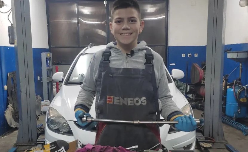 IMA SAMO 15 GODINA "Mali serviser" napravio čudo od trošnog FIAT-a i dobio nagradu u Italiji (FOTO)