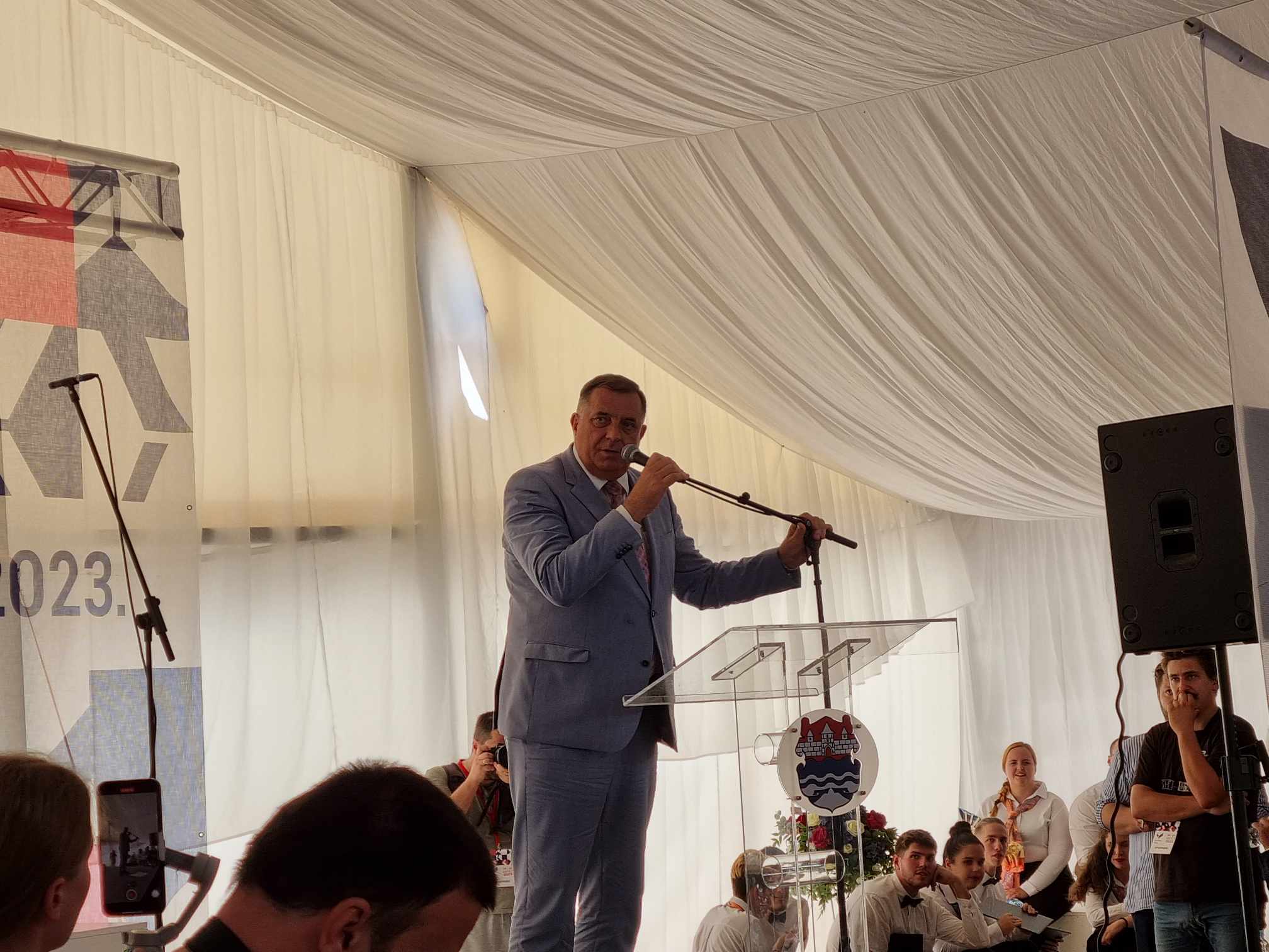 "RUDONJA HOĆE DA OTME ZEMLJU SRBIMA" Dodik na Manjači pomenuo Šmita: Mi mu vječito pokazujemo srednji prst iz prkosa