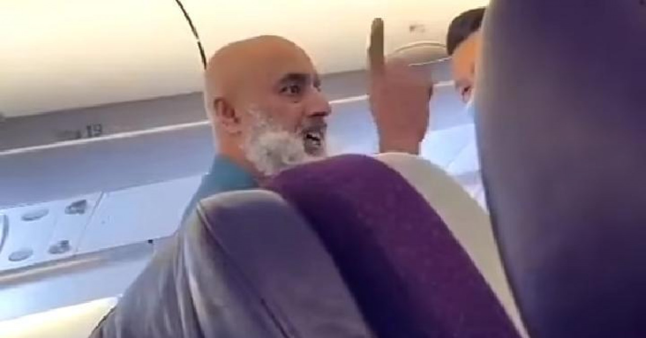 "JESTE LI ALAHOVI ROBOVI?" Drama na 10.000 metara, poludjeli Mohamed prisilio avion u Sidneju da sleti