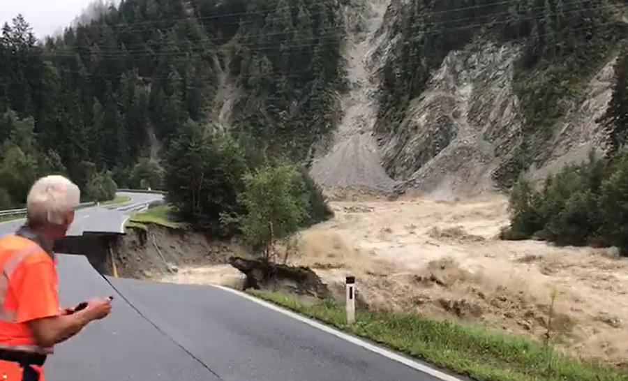 DRAMATIČNO U AUSTRIJI Oglasile se sirene: „Građani da ostanu kod kuće“ (VIDEO)
