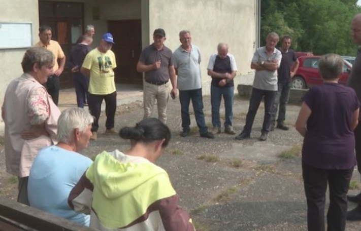 STRAH SE UVUKAO U KOSTI SRPSKIH POVRATNIKA NA OZRENU: U selu Tumare napadnuta mještanka, jedna starica nestala (VIDEO)