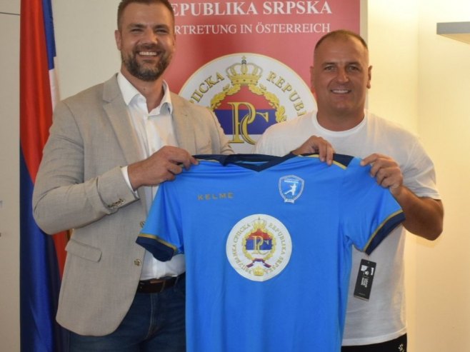Mladi rukometaši Bijeljine na prijemu u predstavništvu Srpske u Beču (FOTO)