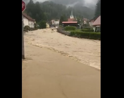 Vojska Slovenije uspjela da se probije do mjesta Črna (FOTO/VIDEO)