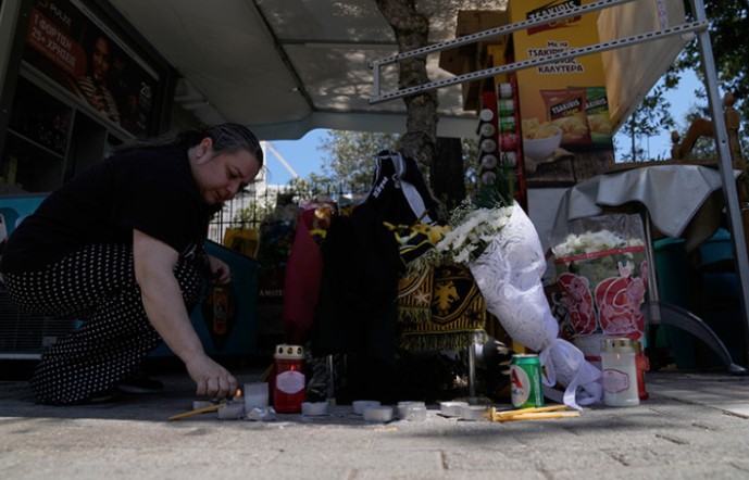 Nove tužne vijesti stižu iz Grčke: Majka ubijenog navijača doživjela srčani udar