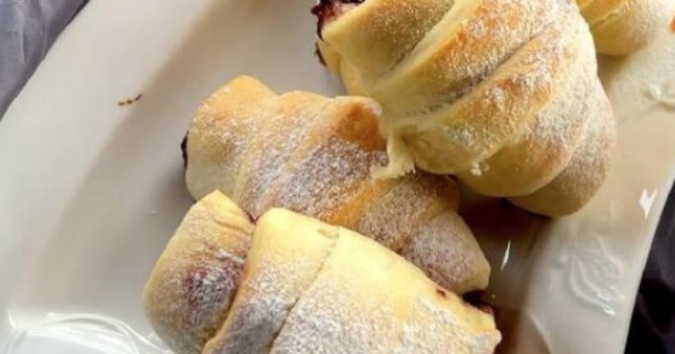 Zasladite početak sedmice: Posne kiflice sa džemom
