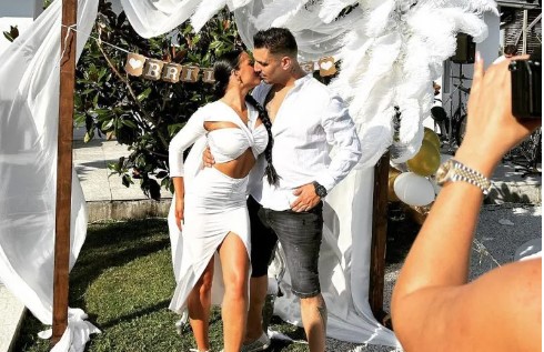 DARKO LAZIĆ I KATARINA PROSLAVILI MOMAČKO I DJEVOJAČKO VEČE ZAJEDNO Isplivali detalji sa žurke na bazenu, Andreana Čekić napravila lom (FOTO)