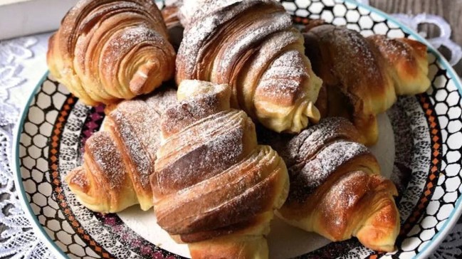MIRIS KOJI VRAĆA U DJETINJSTVO Kroasan kifle sa marmeladom