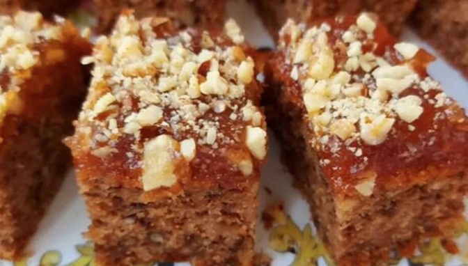 RECEPT ZA MANASTIRSKI KOLAČ OD KOJEG NE POSTOJI STARIJI Preukusan zalogaj bez šećera, jaja i ulja