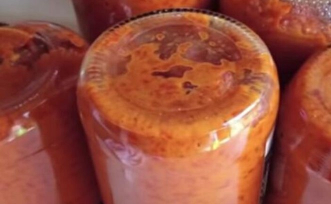 RUSKE DOMAĆICE OTKRILE RECEPT ZA NJIHOV AJVAR KOJI SE NE KUVA Ukus je fenomenalan, a spreman je za 30 minuta!