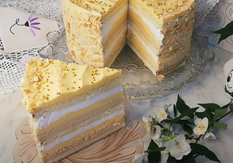 BIJELA PLAZMA TORTA Kraljica svake trpeze - između mekanih kora 3 različita fila