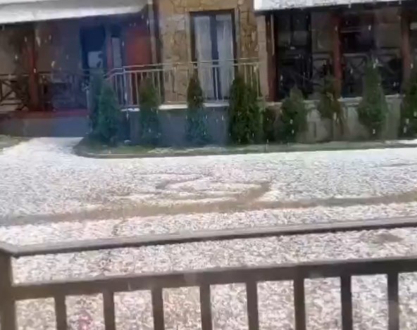 Nevrijeme na zapadu Srbije, grad i poplava na Zlatiboru (VIDEO)