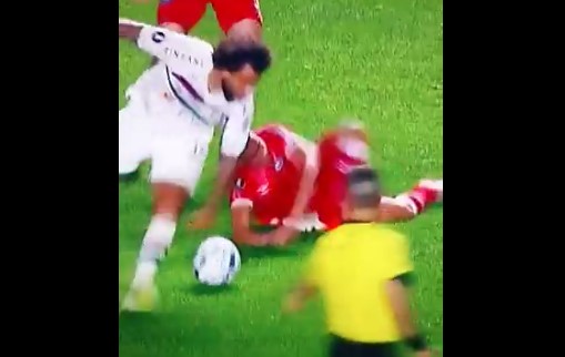 UZNEMIRUJUĆI SNIMAK SA STADIONA Marselo slomio nogu protivniku (VIDEO)