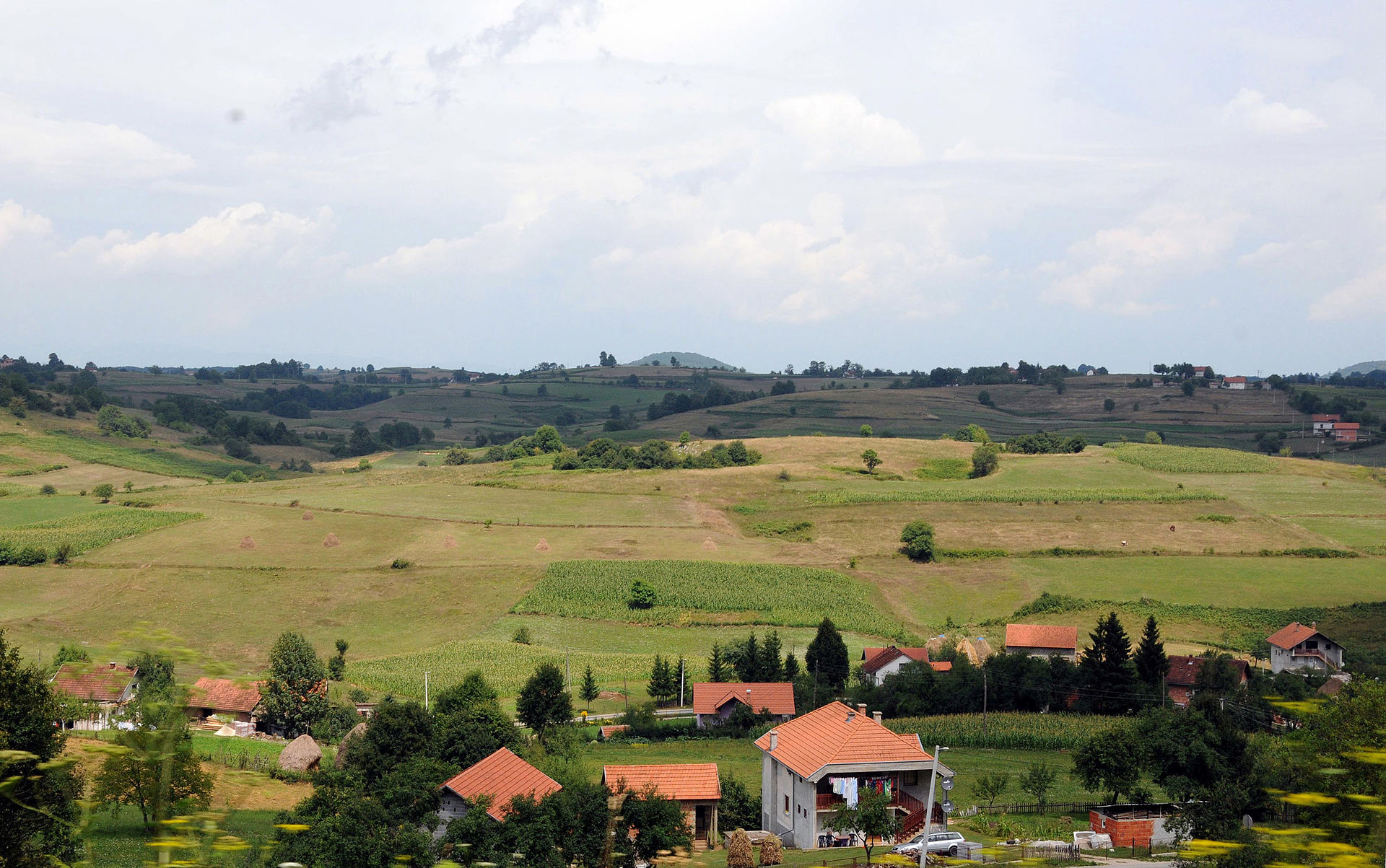 "TU NEMA VODE, TU NEMA PUTEVA" U Stričićima se žale na gradonačelnika
