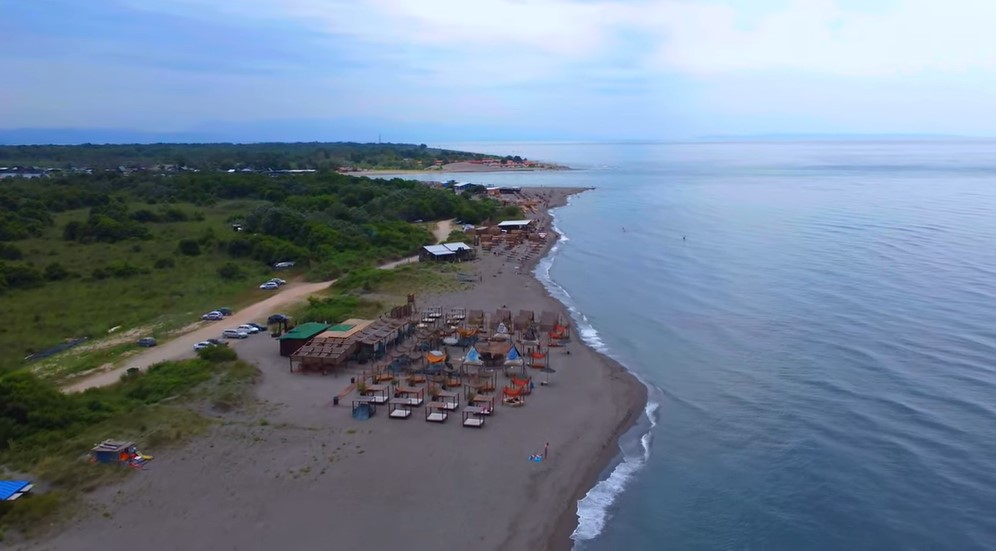 NA PLAŽI U ULCINJU SPASENO DIJETE Jak vjetar ga odvukao tri kilometra od obale