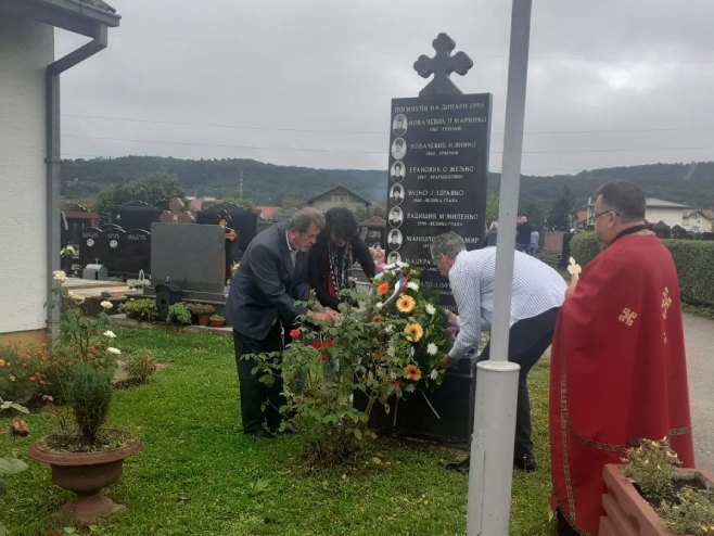 U Banjaluci obilježavanje 28 godina od "Oluje": Položeni vjenci na Perduovom groblju