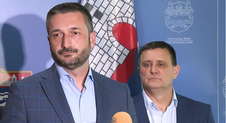 ĐAJIĆ-NINKOVIĆ: Povlaštenu kartu za parking dobila Stanivukovićeva djevojka i saradnici (VIDEO)