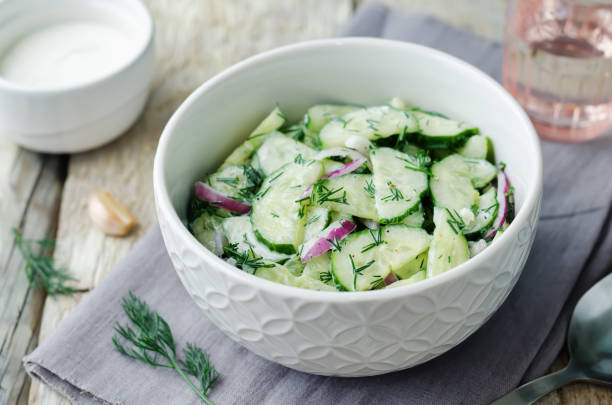 LJETNA SALATA Osvježavajuća, pravi se od krastavca, a spremna je za 15 minuta