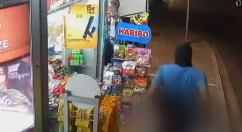 UZNEMIRUJUĆE! Pojavio se snimak posljednjih trenutaka ubijenog navijača AEK-a (VIDEO)