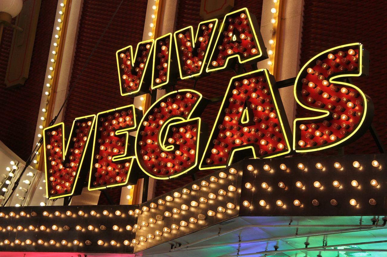 VIC DANA Fata u Las Vegasu