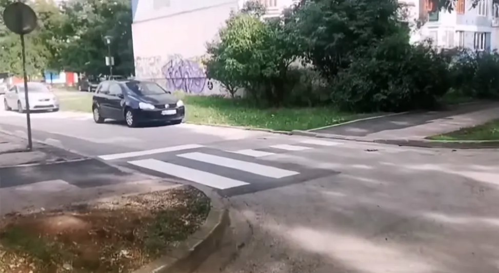 OVO IMA SAMO U BIH Pogledajte kako su stručnjaci iscrtali pješački prelaz (VIDEO)