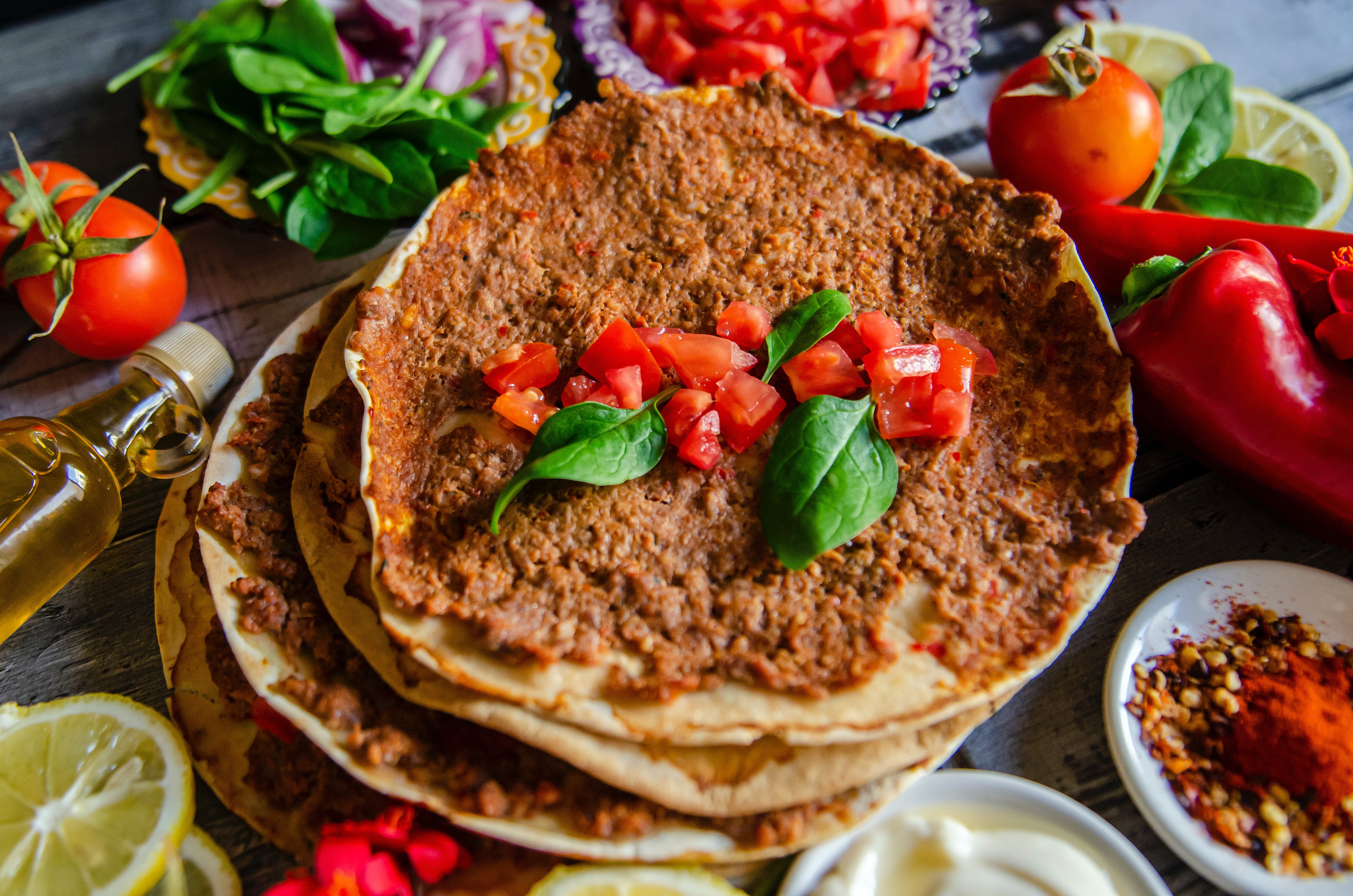 TRADICIONALNI LAHMADŽUN ILI TURSKA PICA Istočnjačko jelo očaravajućeg ukusa i lake pripreme