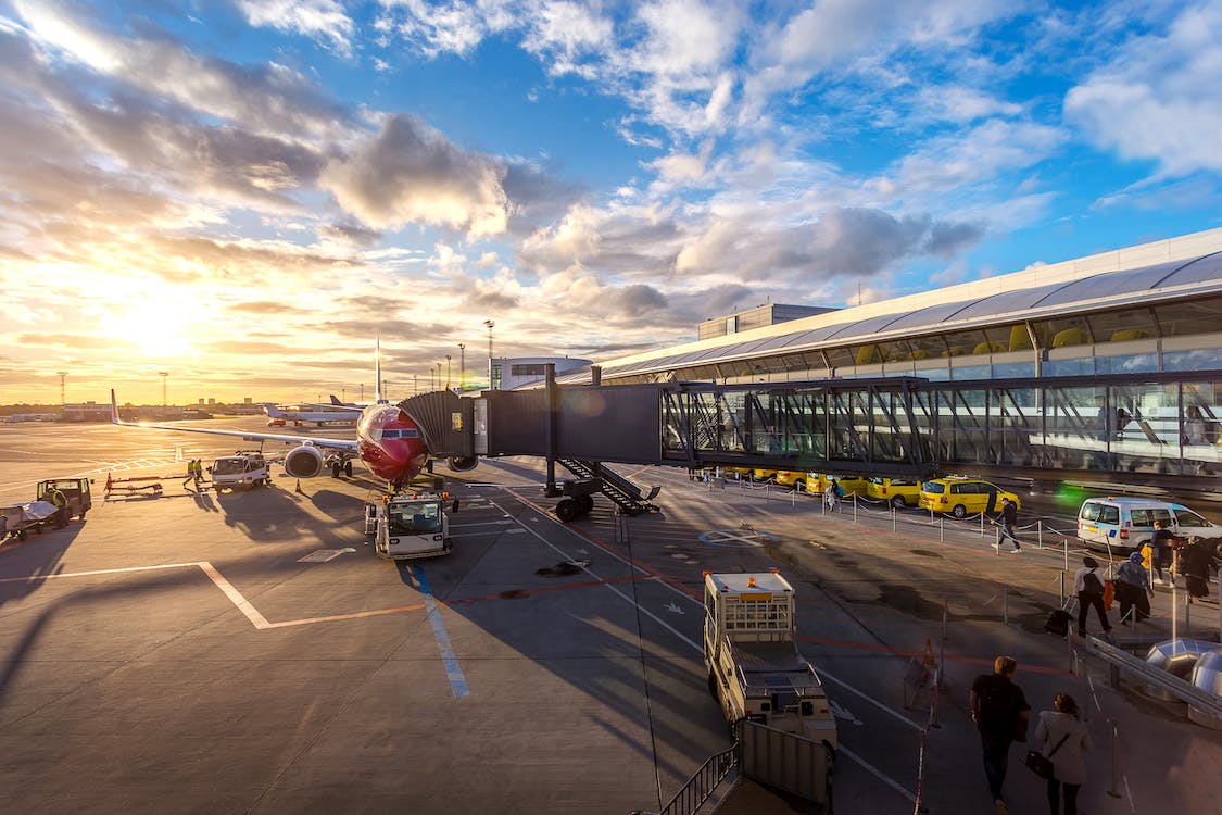 DRAMA NA AERODROMU Tri osobe iz Albanije privedene u Ohridu sa falsifikovanim pasošima
