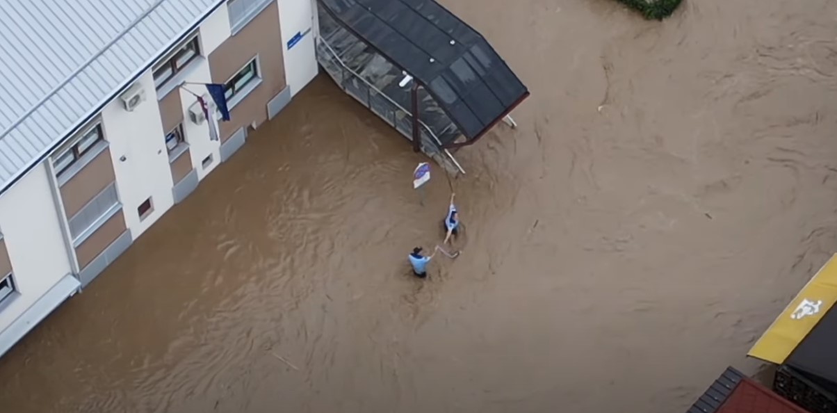 Pomoć oružanih snaga u saniranju štete od poplava iznad očekivanja