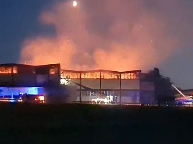 OGLASILA SE POLICIJA U požaru u fabrici Celeks povrijeđene četiri osobe